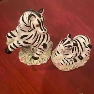 Appletree Salt and Pepper shakers NWOT